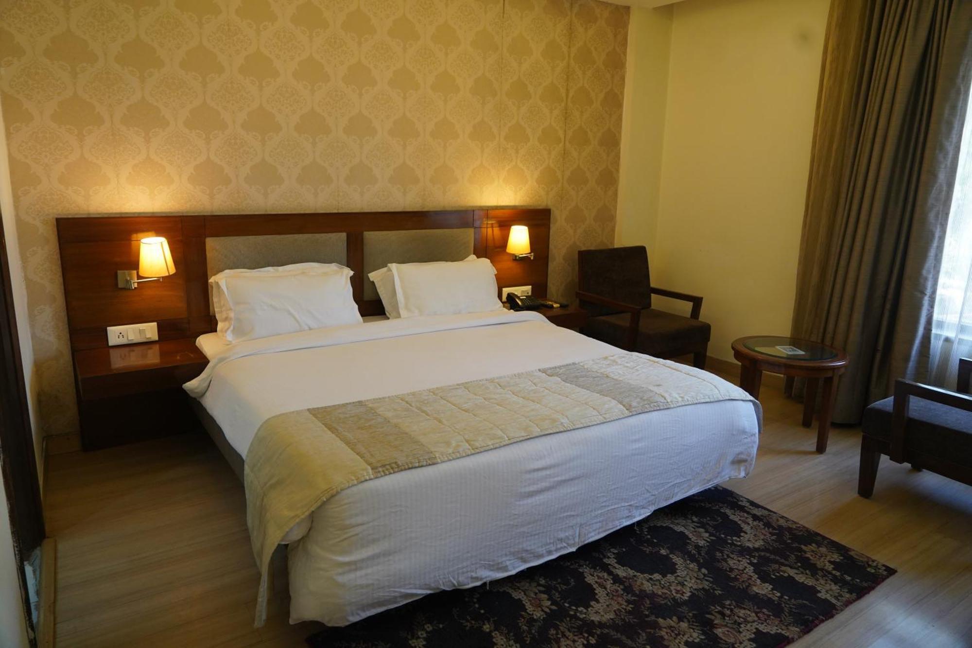 Hotel Forest Avenue - Best Luxury Hotel In Dehradun Esterno foto