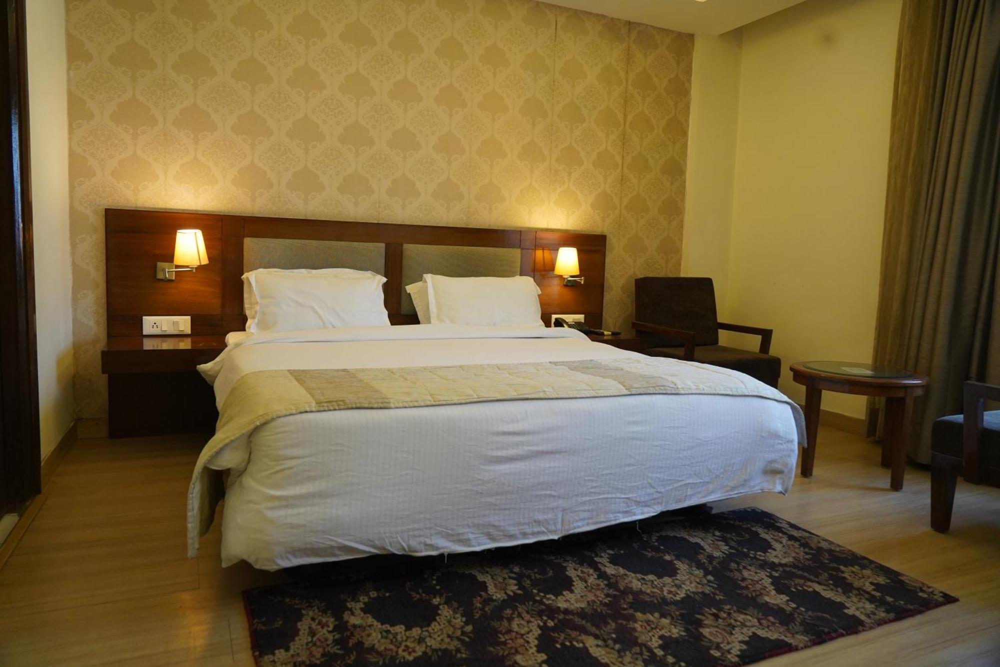 Hotel Forest Avenue - Best Luxury Hotel In Dehradun Esterno foto